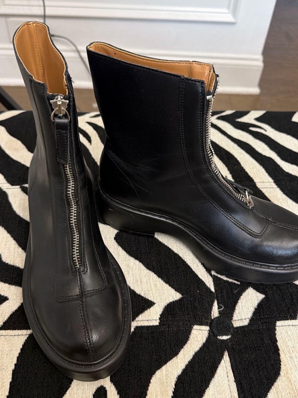 Steve Madden Black Front-Zip Leather Combat Boots